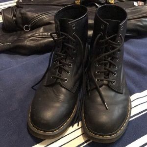 Dr.  Marten’s 1460, 8 Hole